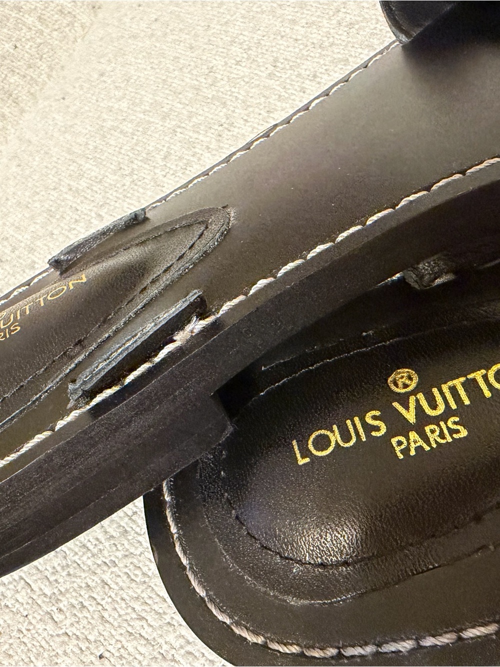 FlAWED Louis Vuitton Brown Monogram Slide Sandals with Black Footbed - Picture 5 of 9